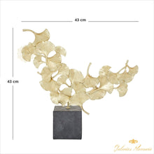 Cargar imagen en el visor de la galería, Escultura contemporánea de hoja de ginko, CosmoLiving by Cosmopolitan