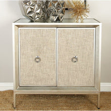 Cargar imagen en el visor de la galería, Gabinete plateado con cubierta de espejo y 2 compuertas cubiertas de lino.