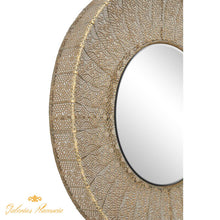 Cargar imagen en el visor de la galería, Espejo decorativo redondo perforado de metal Catalano.