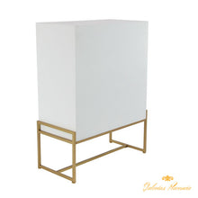 Cargar imagen en el visor de la galería, Gabinete decorativo tradicional de 2 puertas talladas