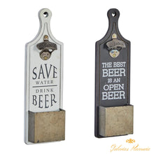 Cargar imagen en el visor de la galería, Decoración de pared de cocina rectangular de madera y metal con abridor de botellas.