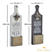 Cargar imagen en el visor de la galería, Decoración de pared de cocina rectangular de madera y metal con abridor de botellas.