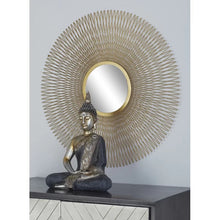 Cargar imagen en el visor de la galería, Set de 3 espejos de metal dorado.