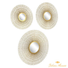 Cargar imagen en el visor de la galería, Set de 3 espejos de metal dorado.