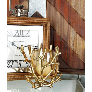 Candelabro de diseño elaborado en metal y vidrio