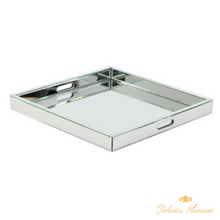 Cargar imagen en el visor de la galería, Bandeja estilo Glam, de madera cubierta de espejo