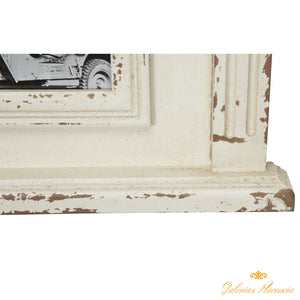 Decoración de pared de collage de fotos de pared de madera blanca antigua con 3 marcos para fotos.