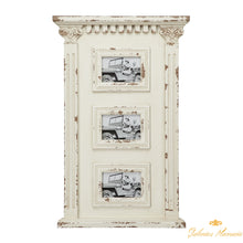 Cargar imagen en el visor de la galería, Decoración de pared de collage de fotos de pared de madera blanca antigua con 3 marcos para fotos.