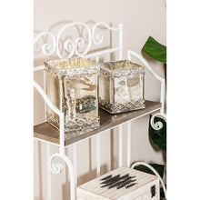 Cargar imagen en el visor de la galería, Candelabros de vidrio cuboide blanco con detalles plateados adornados (juego de 2)