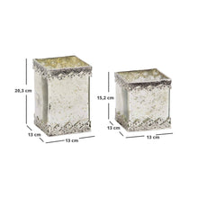 Cargar imagen en el visor de la galería, Candelabros de vidrio cuboide blanco con detalles plateados adornados (juego de 2)