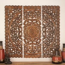 Cargar imagen en el visor de la galería, Conjunto de 3 apliques de madera para pared.